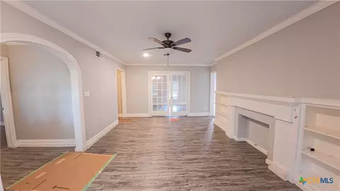 Living - 321 Circle Dr, Wharton, TX 77488 photo 4 of 6