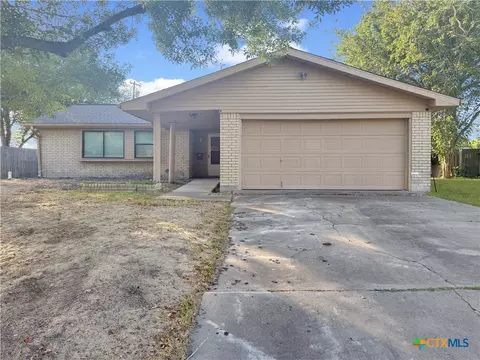 1712 Jackson St, Port Lavaca, TX 77979