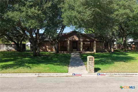 2802 E Good Shepherd Dr, Brownwood, TX 76801