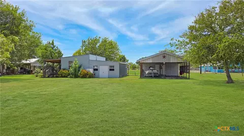 306 Main St, Austwell, TX 77950
