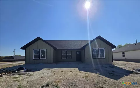 504 N 14th St, Gatesville, TX 76528