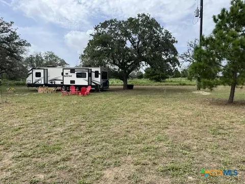 3084 Cr 442, Stockdale, TX 78160
