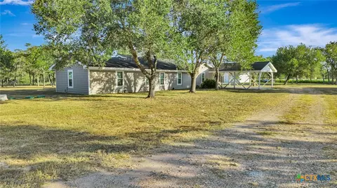 351 Sulphur Estates Rd, Victoria, TX 77905