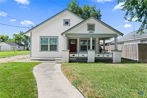 1903 E North St, Victoria, TX 77901