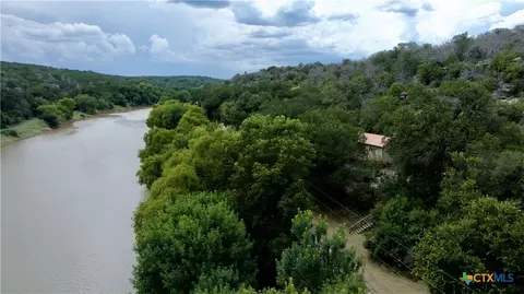 2212 N River Rd, Lampasas, TX 76550