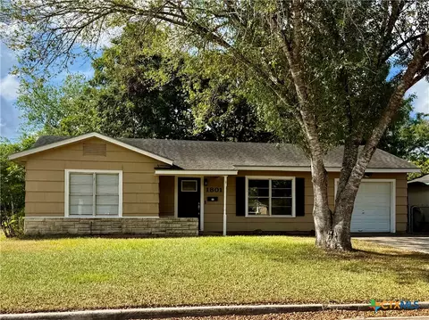 1801 E Walnut Ave, Victoria, TX 77901