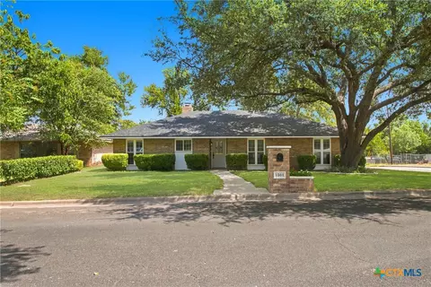 1501 N Wall St, Belton, TX 76513