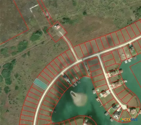 26 W Lago Loop, Port O'connor, TX 77982