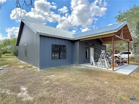 84 Paloma Rd, Victoria, TX 77905