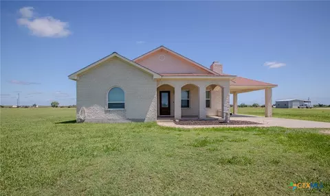 394 Sunrise Bay Dr, Port Lavaca, TX 77979
