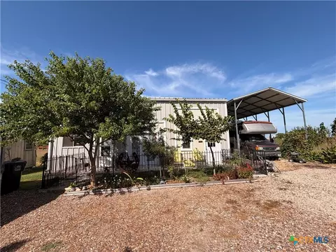 56 S Quailrun Ave, Port Lavaca, TX 77979