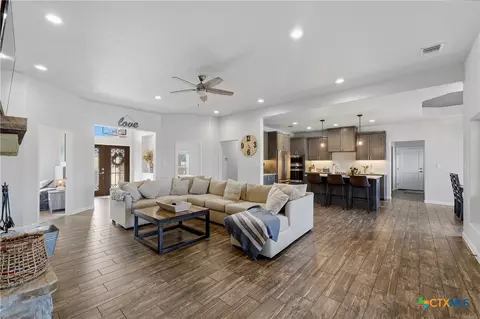 Other - 494 Flash Cir, Luling, TX 78648 photo 4 of 8