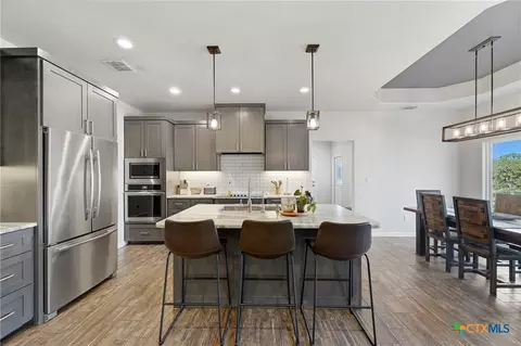 Kitchen - 494 Flash Cir, Luling, TX 78648 photo 2 of 7