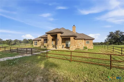 Exterior - 494 Flash Cir, Luling, TX 78648 photo 2 of 6