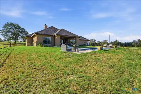 Other - 494 Flash Cir, Luling, TX 78648 photo 7 of 9