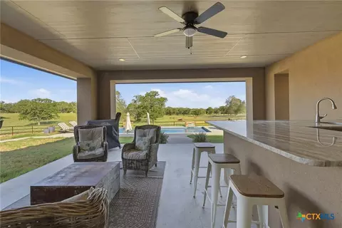 Exterior - 494 Flash Cir, Luling, TX 78648 photo 3 of 6