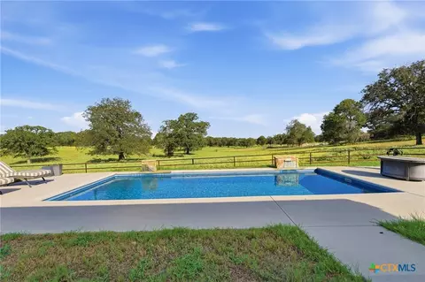 Exterior - 494 Flash Cir, Luling, TX 78648 photo 6 of 6