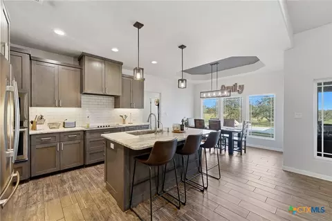 Kitchen - 494 Flash Cir, Luling, TX 78648 photo 3 of 7
