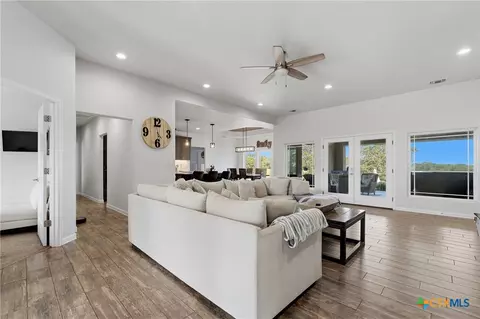 Other - 494 Flash Cir, Luling, TX 78648 photo 4 of 9