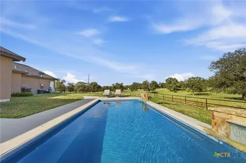 Exterior - 494 Flash Cir, Luling, TX 78648 photo 5 of 6
