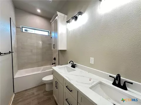 Bath - 131 Lasso Loop, Lorena, TX 76655 photo 6 of 6