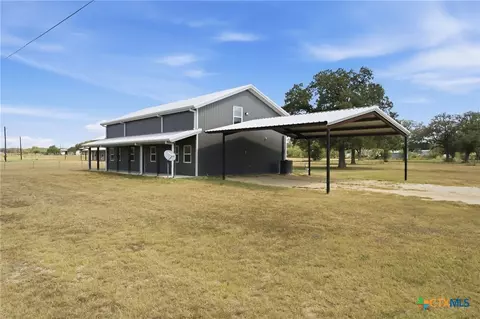 475 Cross Rd, Kingsbury, TX 78638