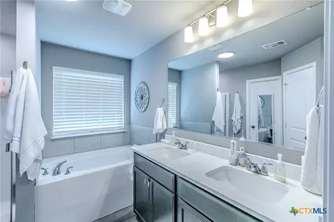 Bath - 1921 Euclid Dr, Temple, TX 76504 photo 1 of 3