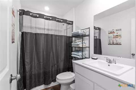 Bath - 587 Commander Abbott Dr, Jarrell, TX 76537 photo 1 of 1
