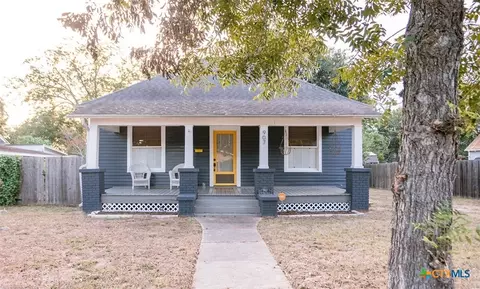907 N Craig St, Victoria, TX 77901