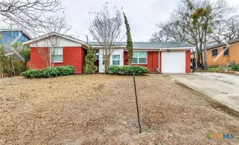 4744 Richards St, Forest Hill, TX 76119
