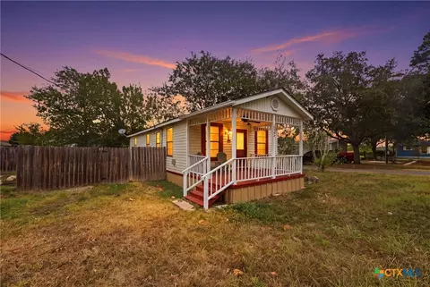 1904 Dreyer Lane St, Gonzales, TX 78629