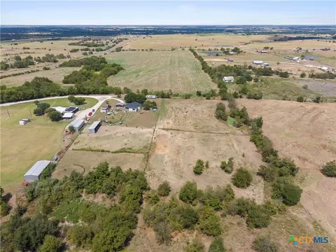 140 Private Road 801, Lott, TX 76656