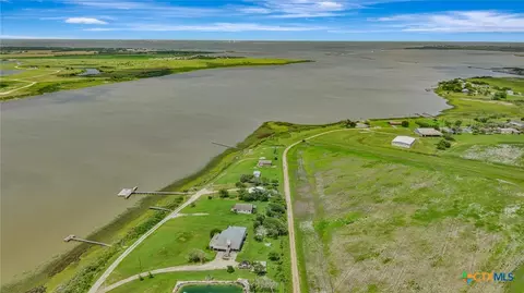 195 Wall Ln, Port Lavaca, TX 77979