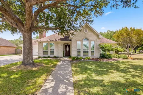 101 Willowbend Dr, Port Lavaca, TX 77979