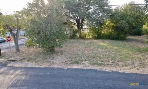 407 S Cameron St, Victoria, TX 77901