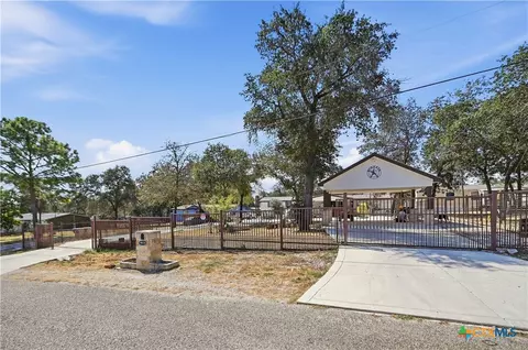 4426 Lost Hills Dr, Elmendorf, TX 78112