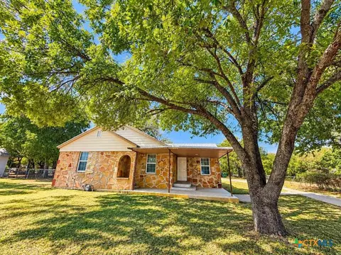 1115 W Main St, Gatesville, TX 76528