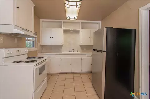 Kitchen - 214 E Munroe Ave, Temple, TX 76501 photo 1 of 1
