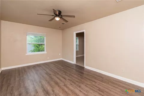 Living - 214 E Munroe Ave, Temple, TX 76501 photo 1 of 4