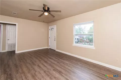 Living - 214 E Munroe Ave, Temple, TX 76501 photo 3 of 4