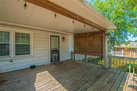 Exterior - 814 E Young Ave, Temple, TX 76501 photo 4 of 6