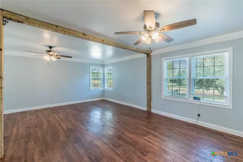 Living - 814 E Young Ave, Temple, TX 76501 photo 4 of 5