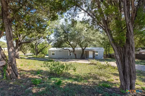 611 Flintstone Dr, Canyon Lake, TX 78133
