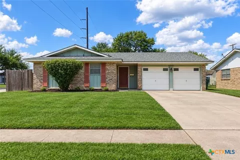 4601 Dahlia Ln, Victoria, TX 77904