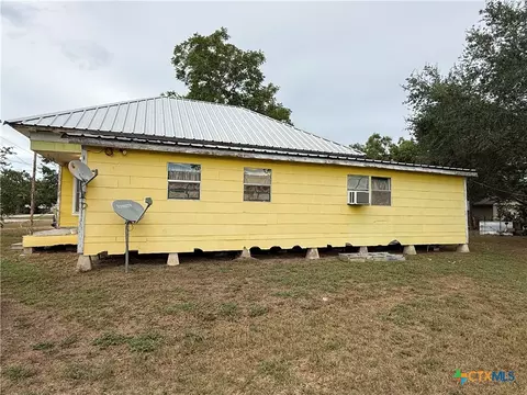 79 Johnson St, Bloomington, TX 77951 photo 5