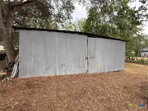 79 Johnson St, Bloomington, TX 77951 photo 3
