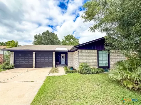 204 Timberlane, Victoria, TX 77901