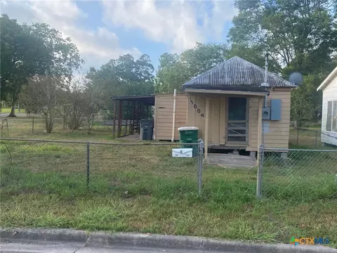 1009 Pine St, Victoria, TX 77901