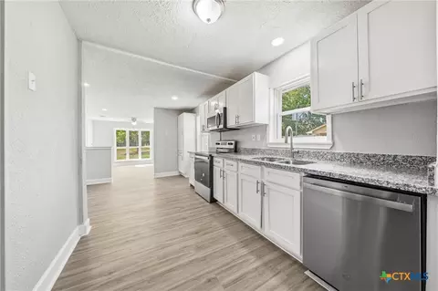 Kitchen - 1585 E Central, Lorena, TX 76655 photo 1 of 1