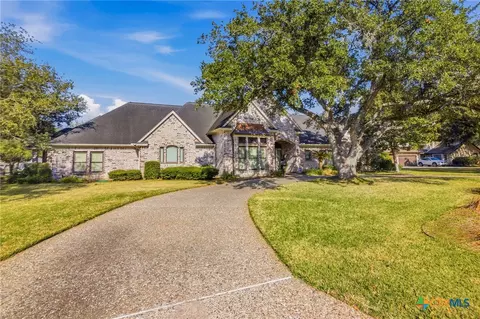 115 Alameda Cir, Victoria, TX 77904